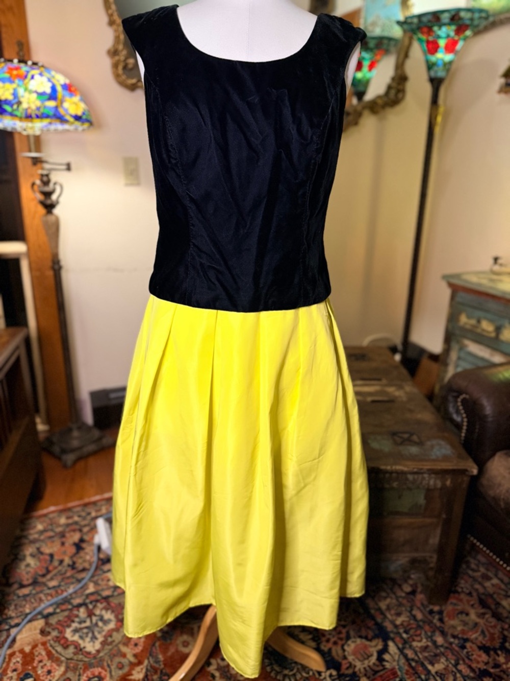 Vintage Black  Velvet Formal sleeveless Top w/Chartreuse Taffeta Skirt w/Pockets